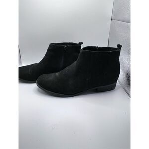 David Aaron suede‎ ankle boots size 8 ￼